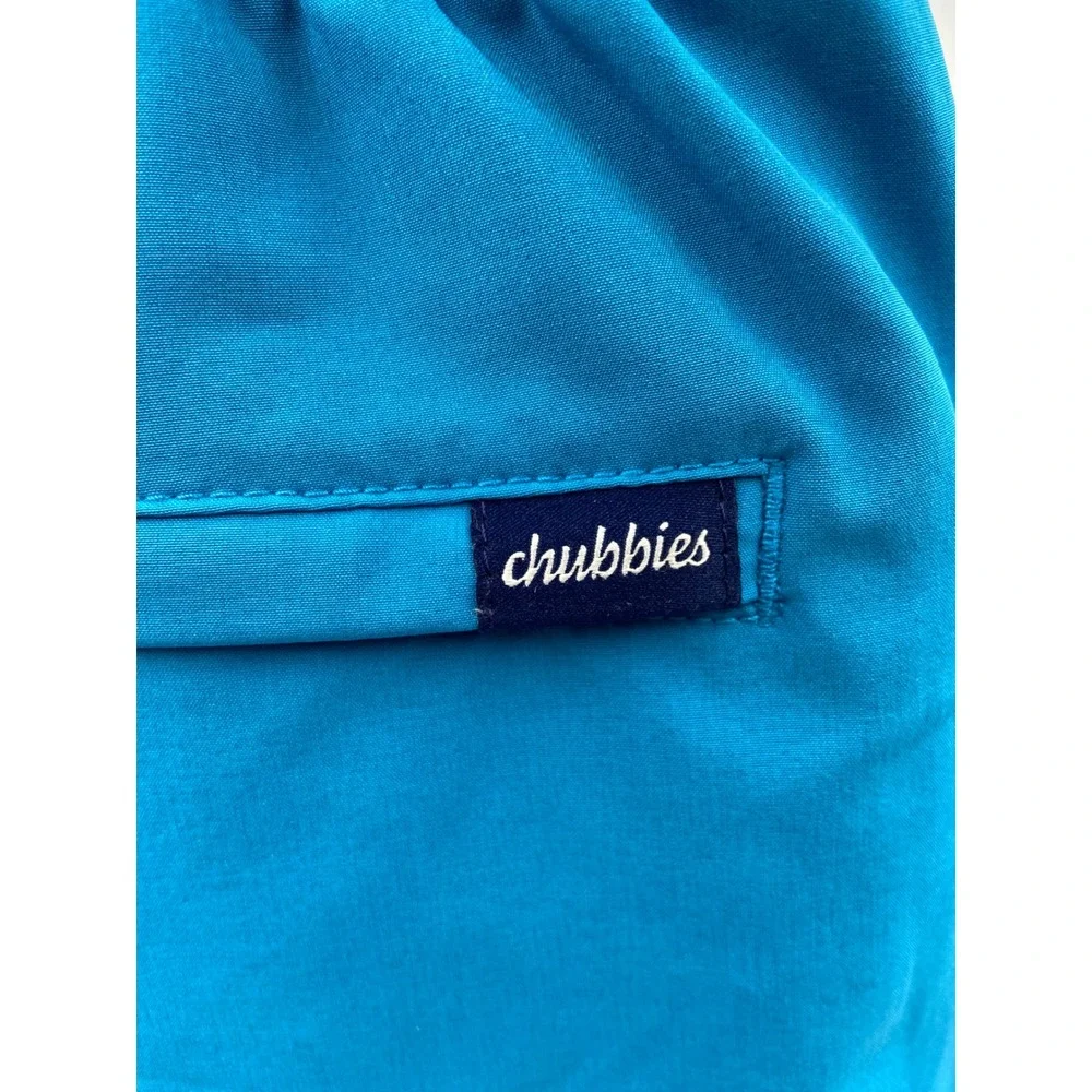 Chubbies Swim Trunks Blue Pink 5.5 Inch Inseam Pineapple Patch Mens Medium